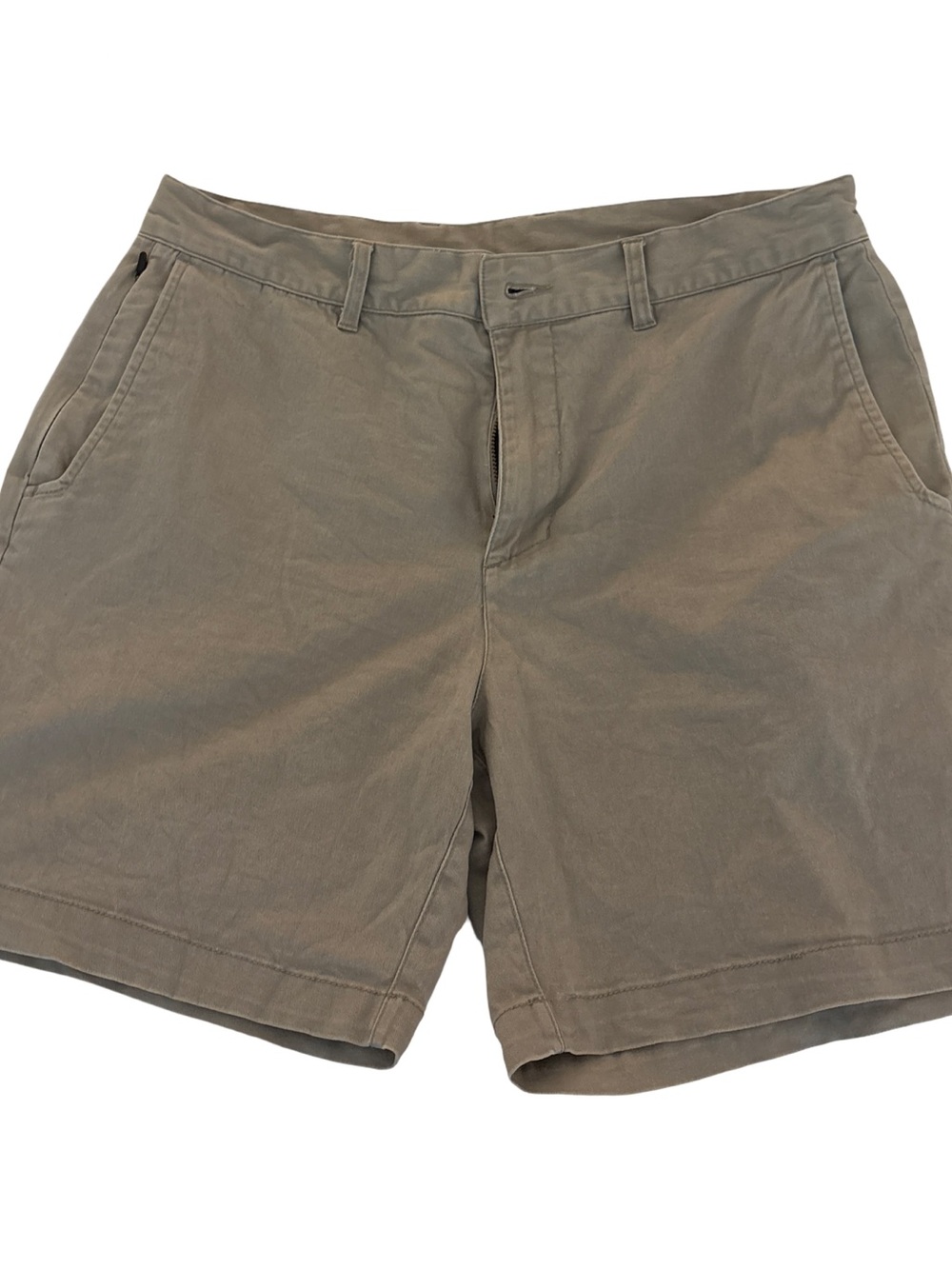 Men's khaki free fly stretch shorts
